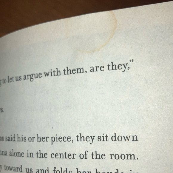 Divergent Book by Veronica Roth - Picture 8 of 9